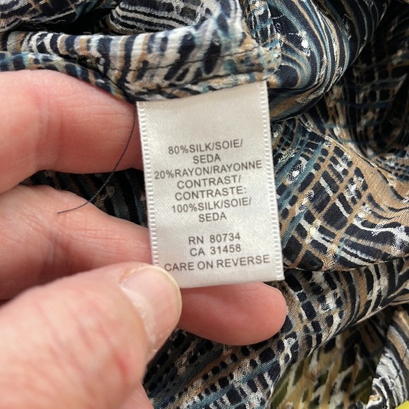 BCBGMaxazria Blue Patterned Silk Sheer Sleeveless Blouse With Waist Tie XS - Picture 7 of 8